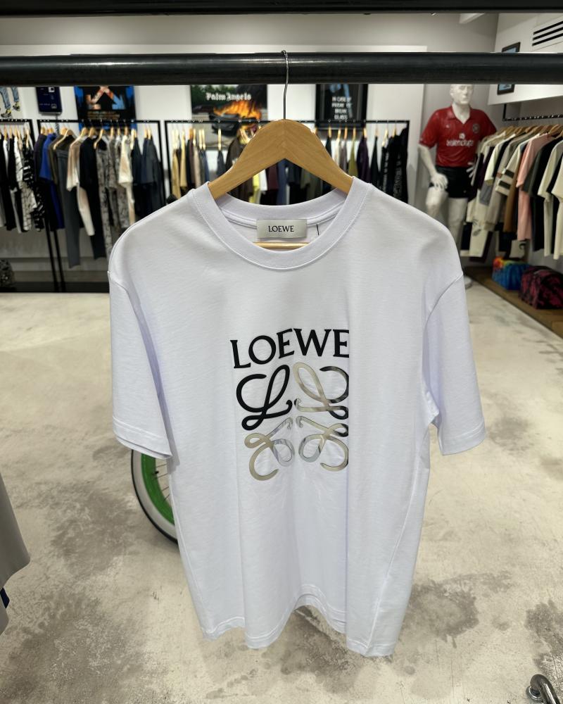 Loewe تيشيرت لويفي ابيض بشعار عاكس