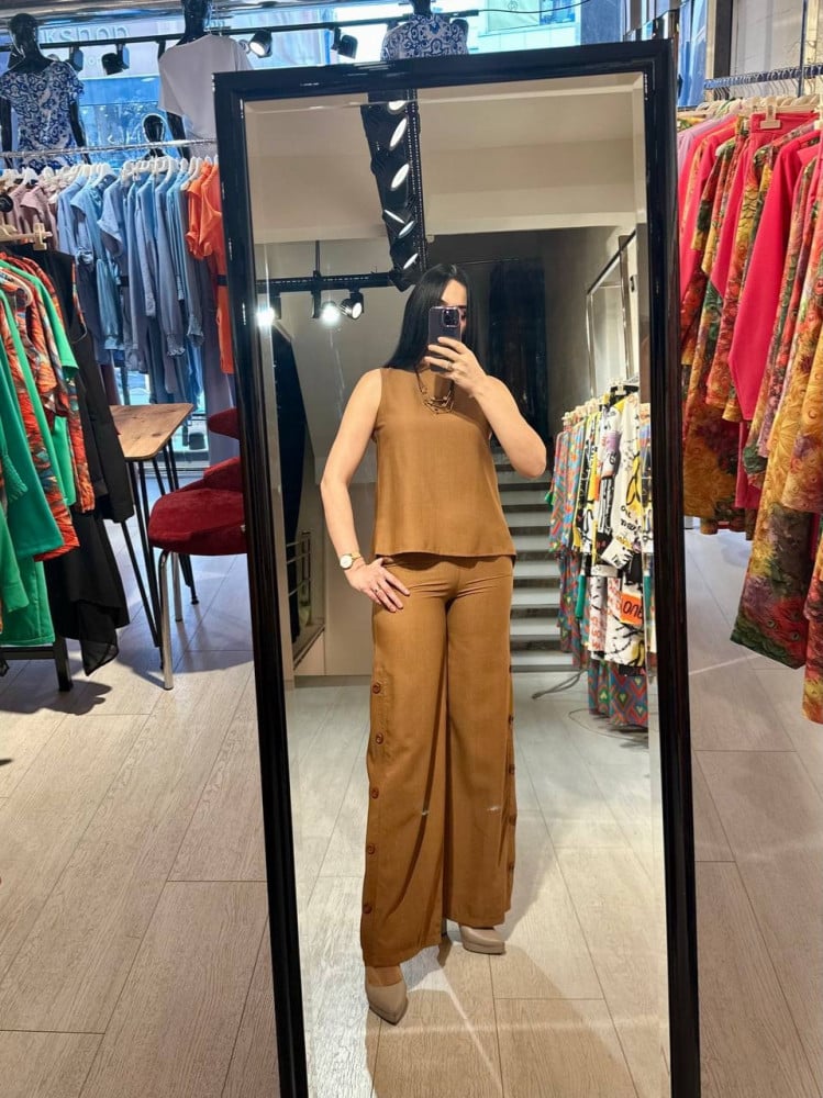 طقم نسائي لون بني