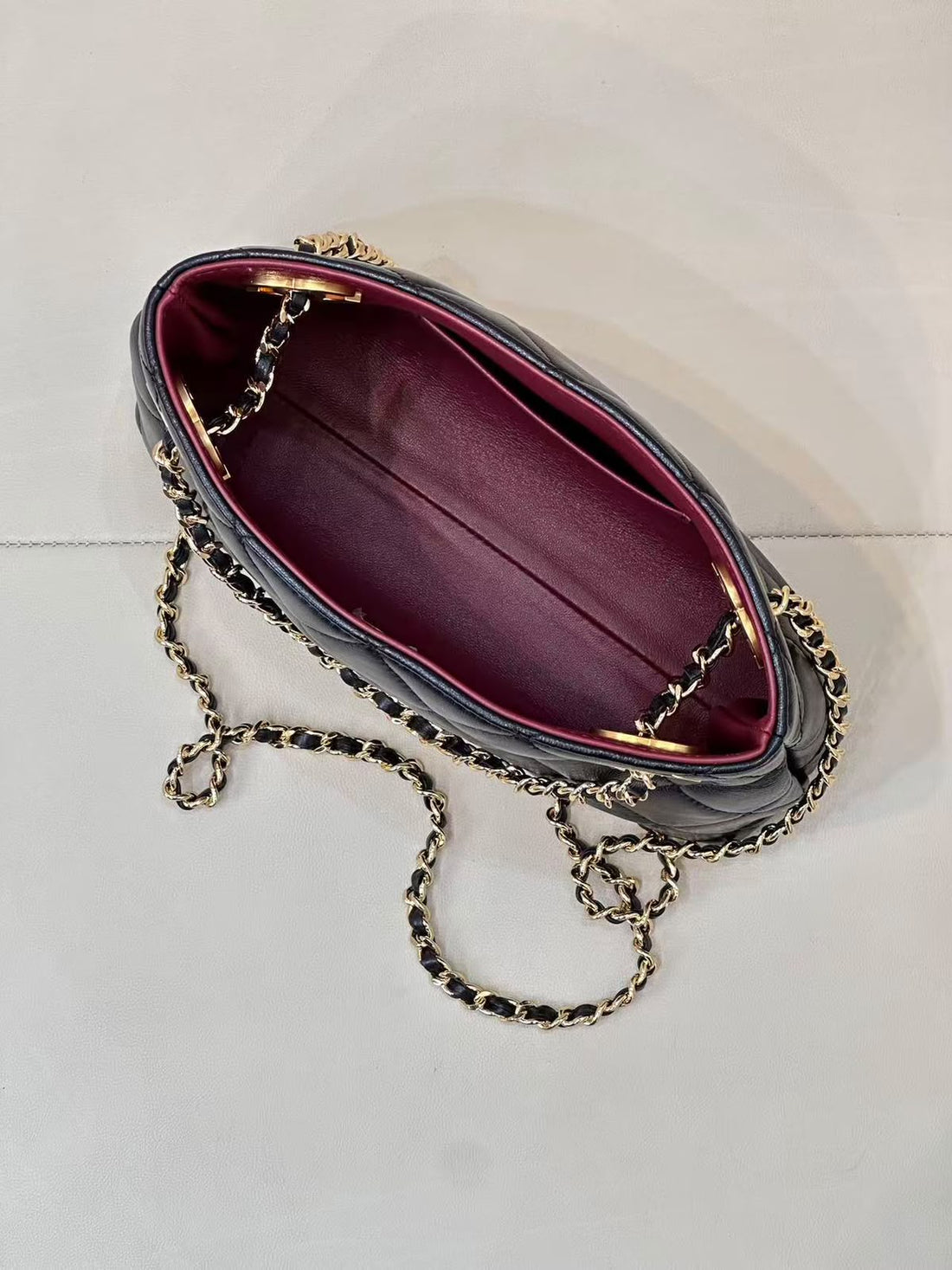 Xbrandat Classic Quilted Leather Chain Shoulder Bag