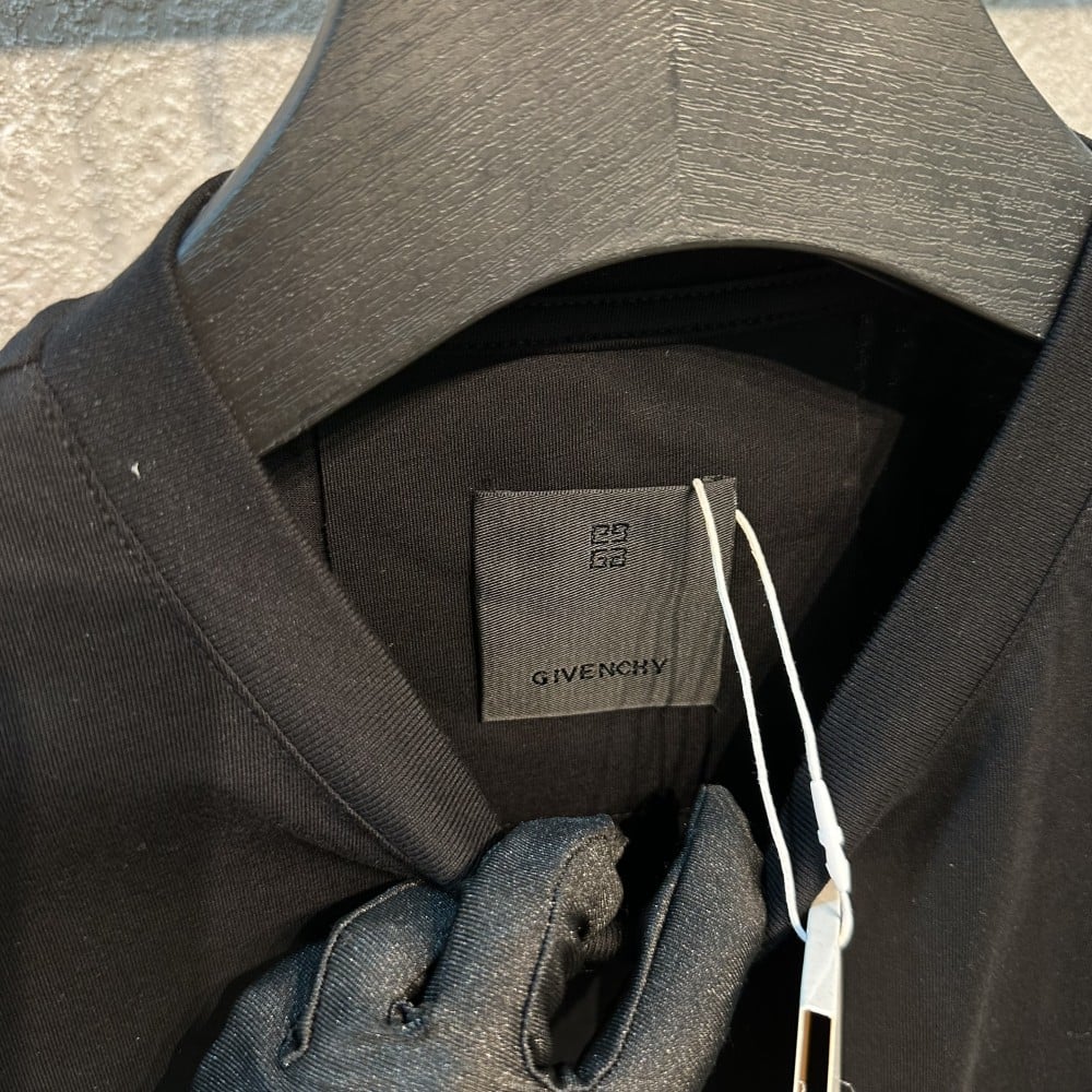 Givenchy تيشيرت جيفينشي اسود - 4
