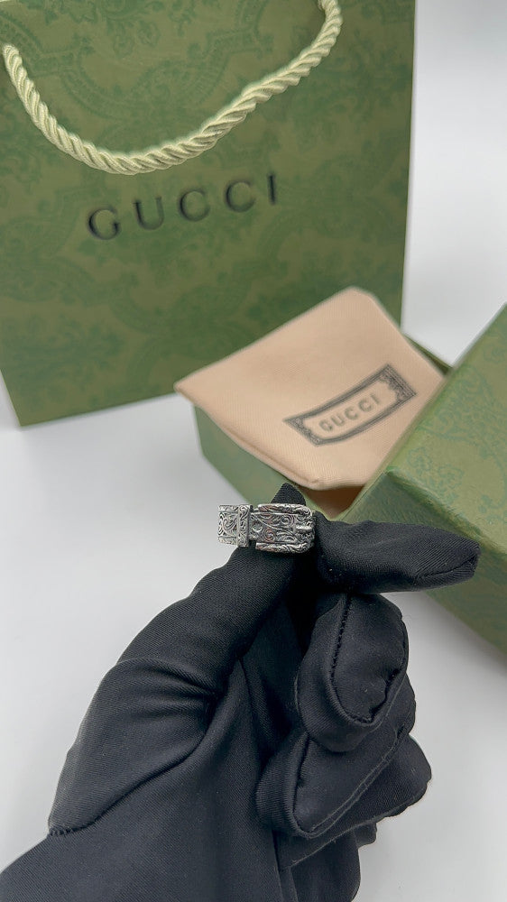 Gucci خاتم قوتشي رجالي فضي بشعار صغير - 6