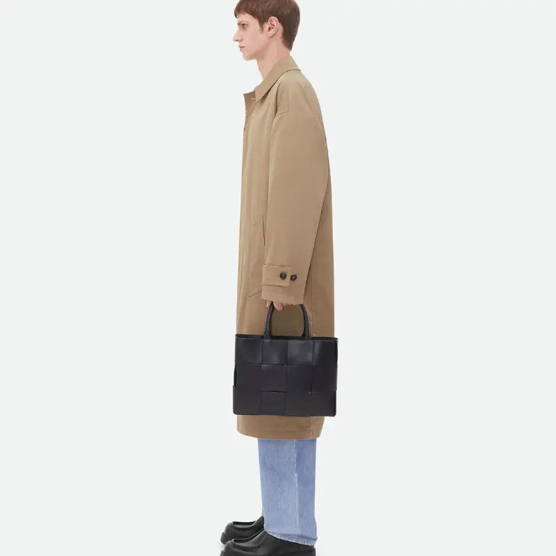Bottega Veneta Small East-West Arco Tote – Black