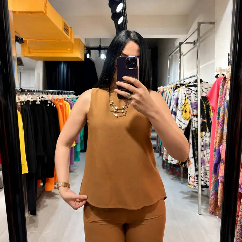 Brown Set – Sleeveless Crop Top and Wide-Leg Pants