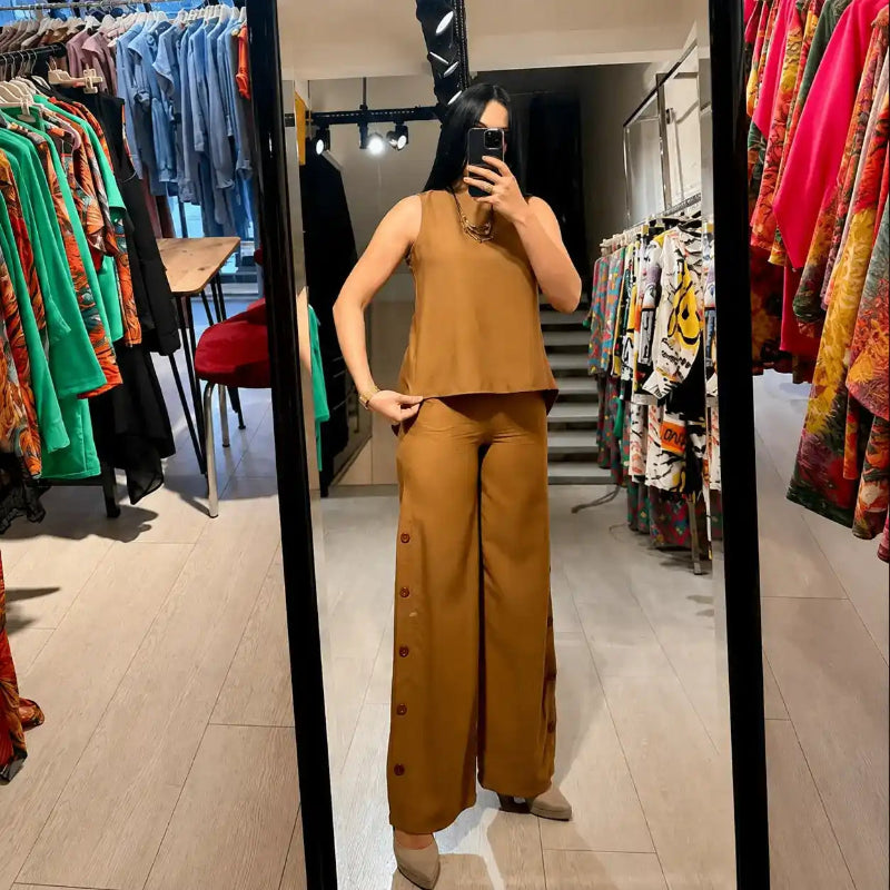 Brown Set – Sleeveless Crop Top and Wide-Leg Pants
