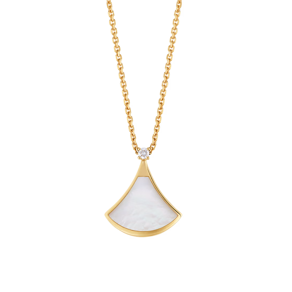 Xbrandat Divas’ Dream Necklace with Mother-of-Pearl & Diamond