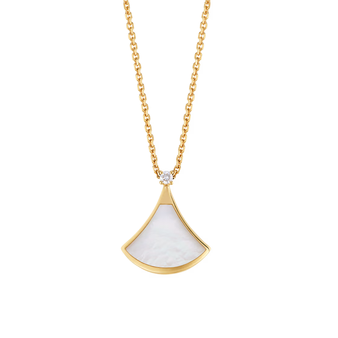 Xbrandat Divas’ Dream Necklace with Mother-of-Pearl & Diamond