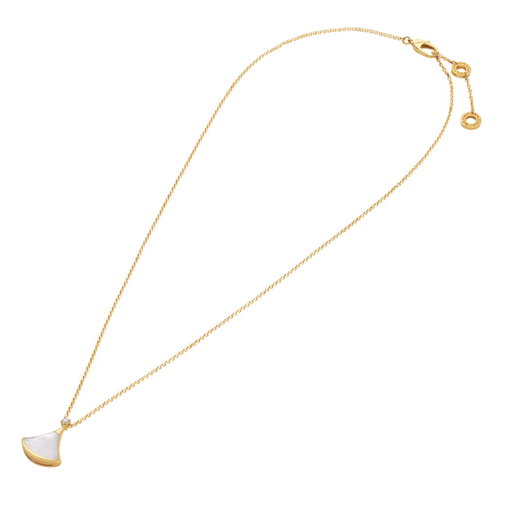 Xbrandat Divas’ Dream Necklace with Mother-of-Pearl & Diamond