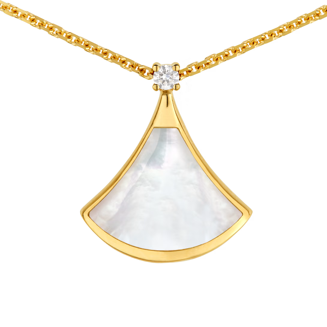 Xbrandat Divas’ Dream Necklace with Mother-of-Pearl & Diamond