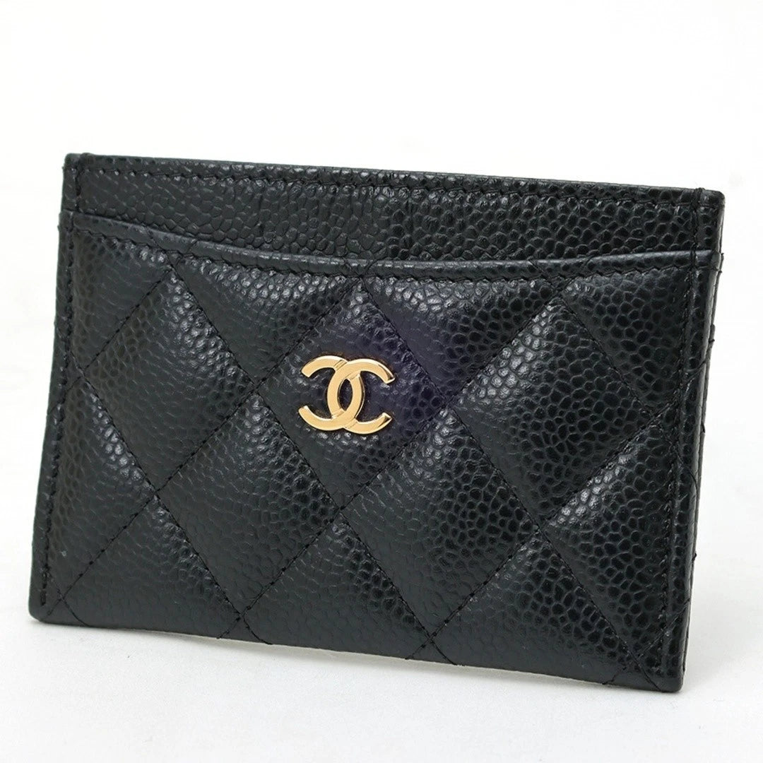 إكس براندات Caviar Quilted Vertical Card Holder – حافظة بطاقات عمودية مبطنة