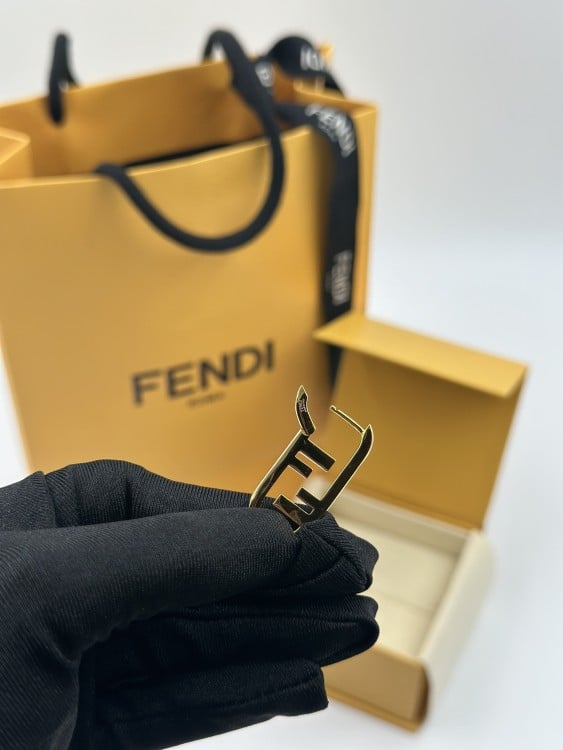 Fendi حلق فندي ذهبي - 4