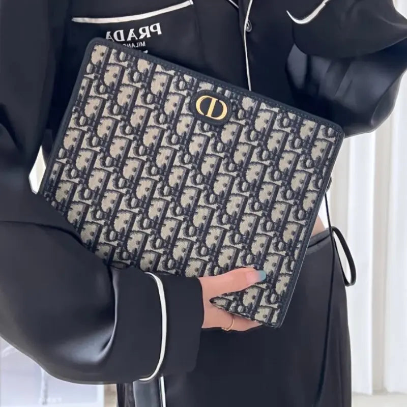 Dior 30 Montaigne Dea Blue Pouch