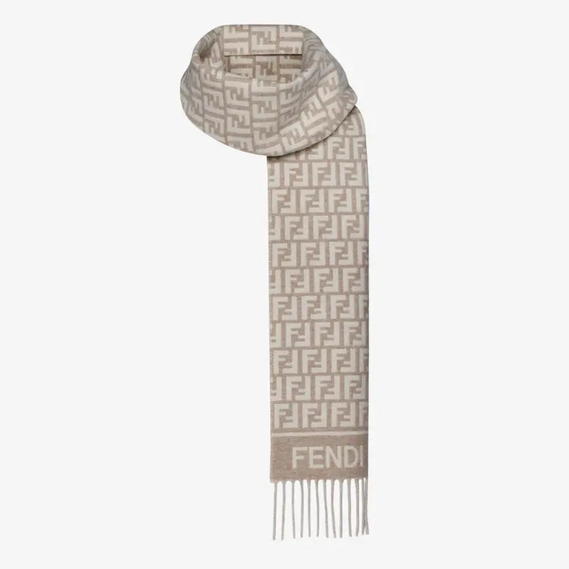 وشاح Fendi FF من الصوف والكشمير باللون البيج