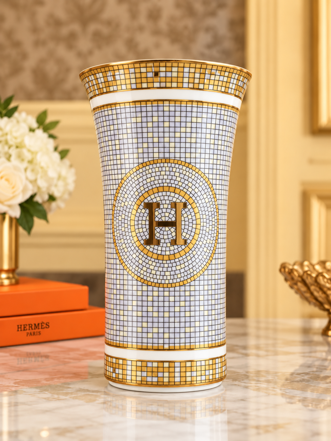 Xbrandat Mosaic H Porcelain Vase – White & Gold