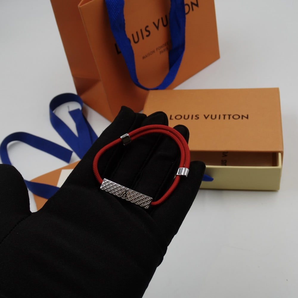 Louis Vuitton سوارة لويس فيتون حمراء