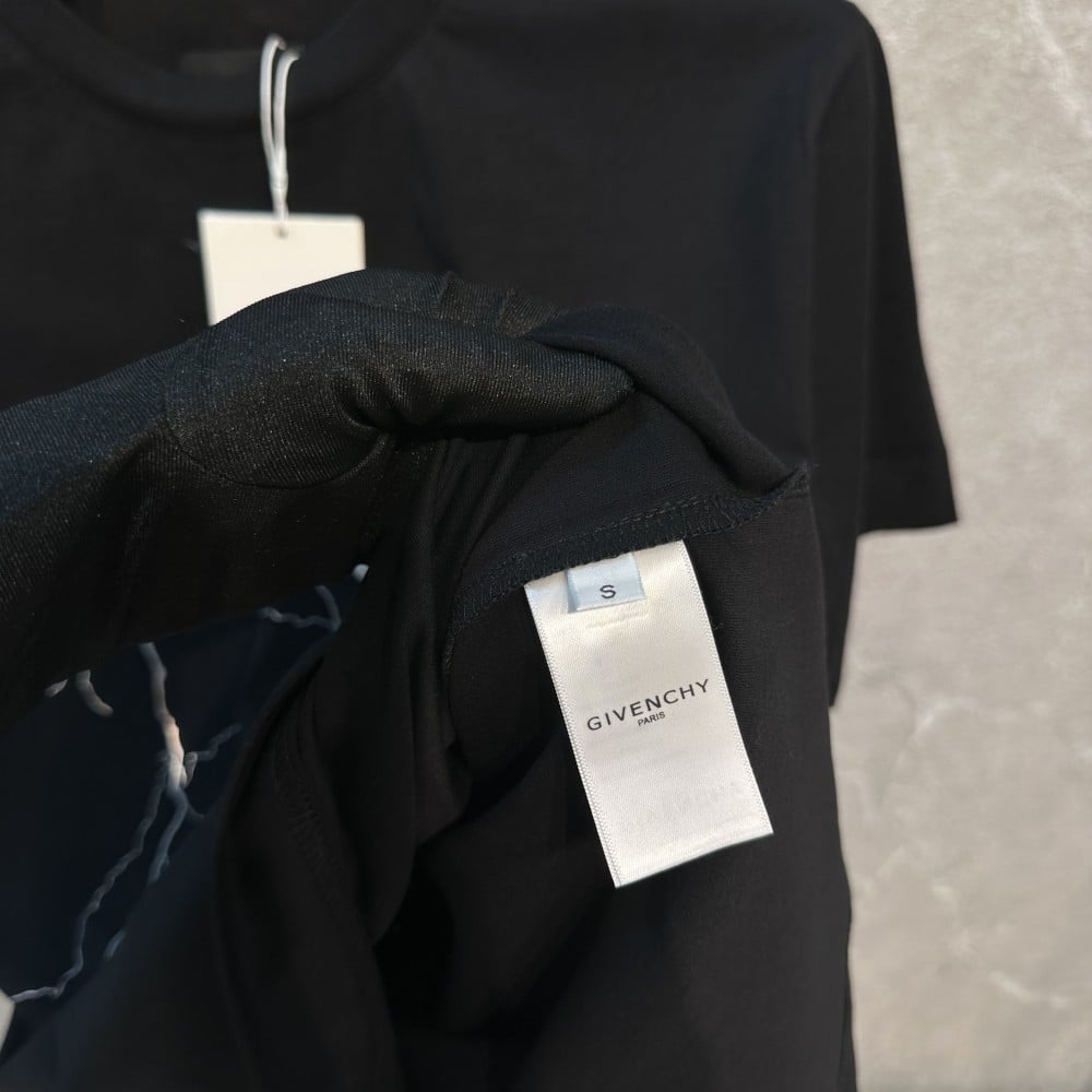 Givenchy تيشيرت جيفينشي اسود - 2