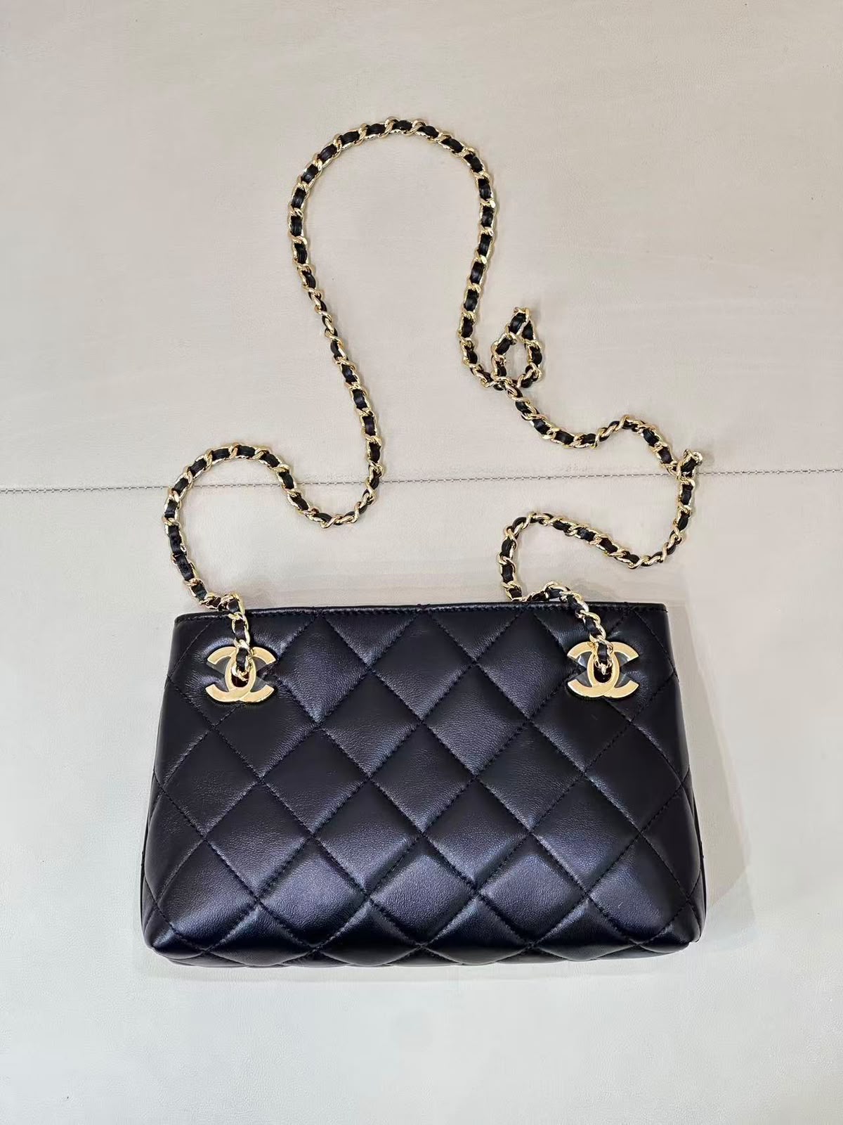 Xbrandat Classic Quilted Leather Chain Shoulder Bag