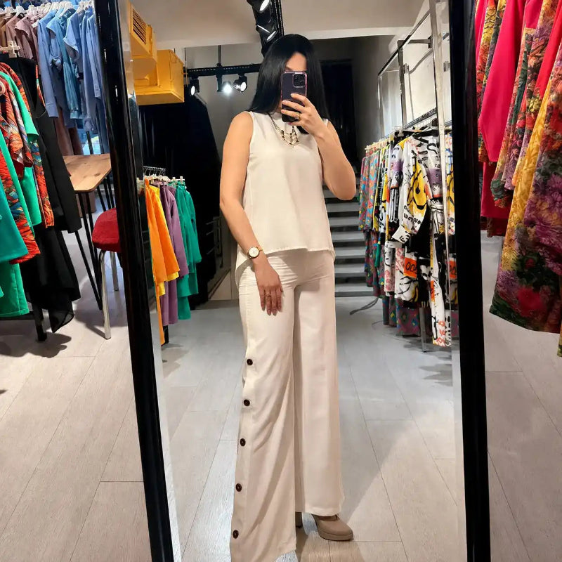 White Set – Sleeveless Crop Top and Wide-Leg Pants