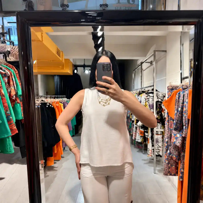 White Set – Sleeveless Crop Top and Wide-Leg Pants