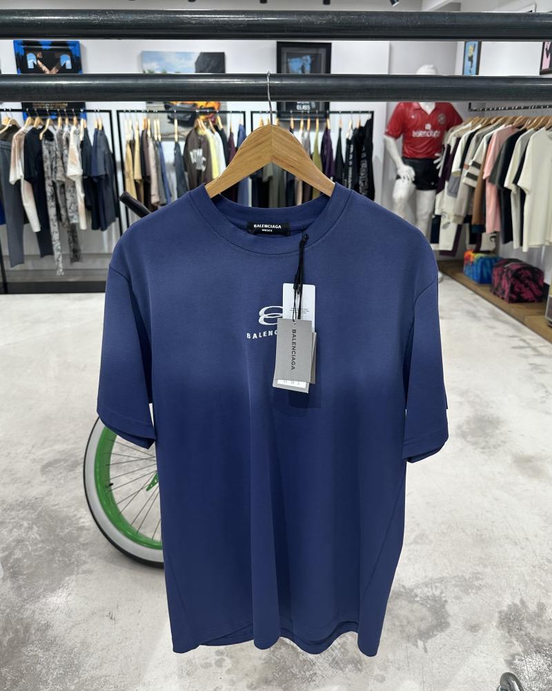 Balenciaga تيشيرت بالنسياقا كحلي - 4
