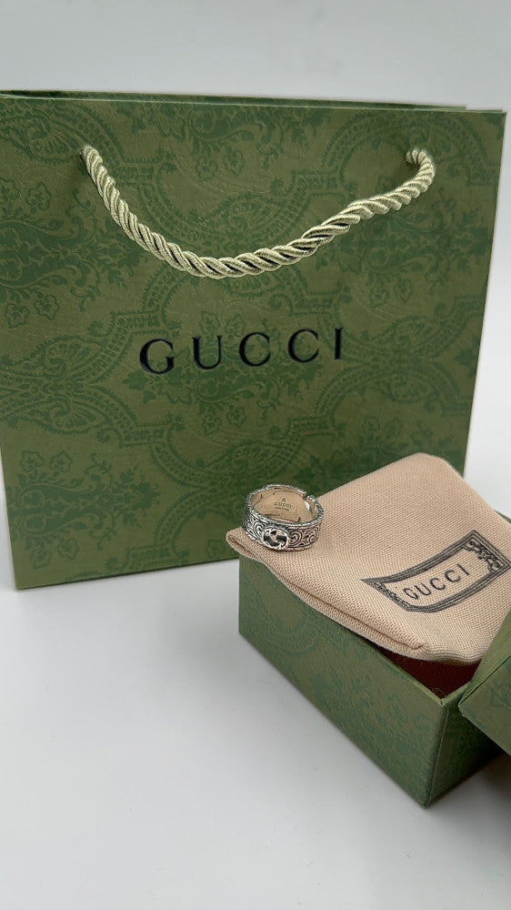 Gucci خاتم قوتشي رجالي فضي بشعار صغير - 5