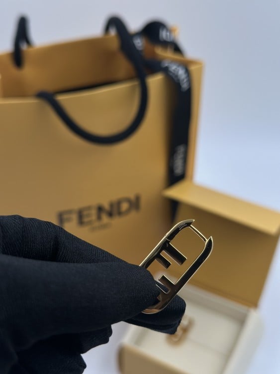 Fendi حلق فندي ذهبي - 5